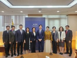 외교부, 2025년 한중 미래지향 교류사업 대표단 방한 기사 이미지