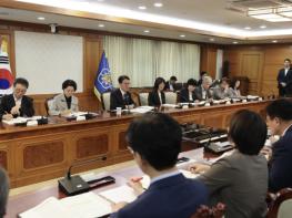 김민석 총리, 제9차 자살예방정책위원회 주재 및 자살예방 현장 방문 기사 이미지